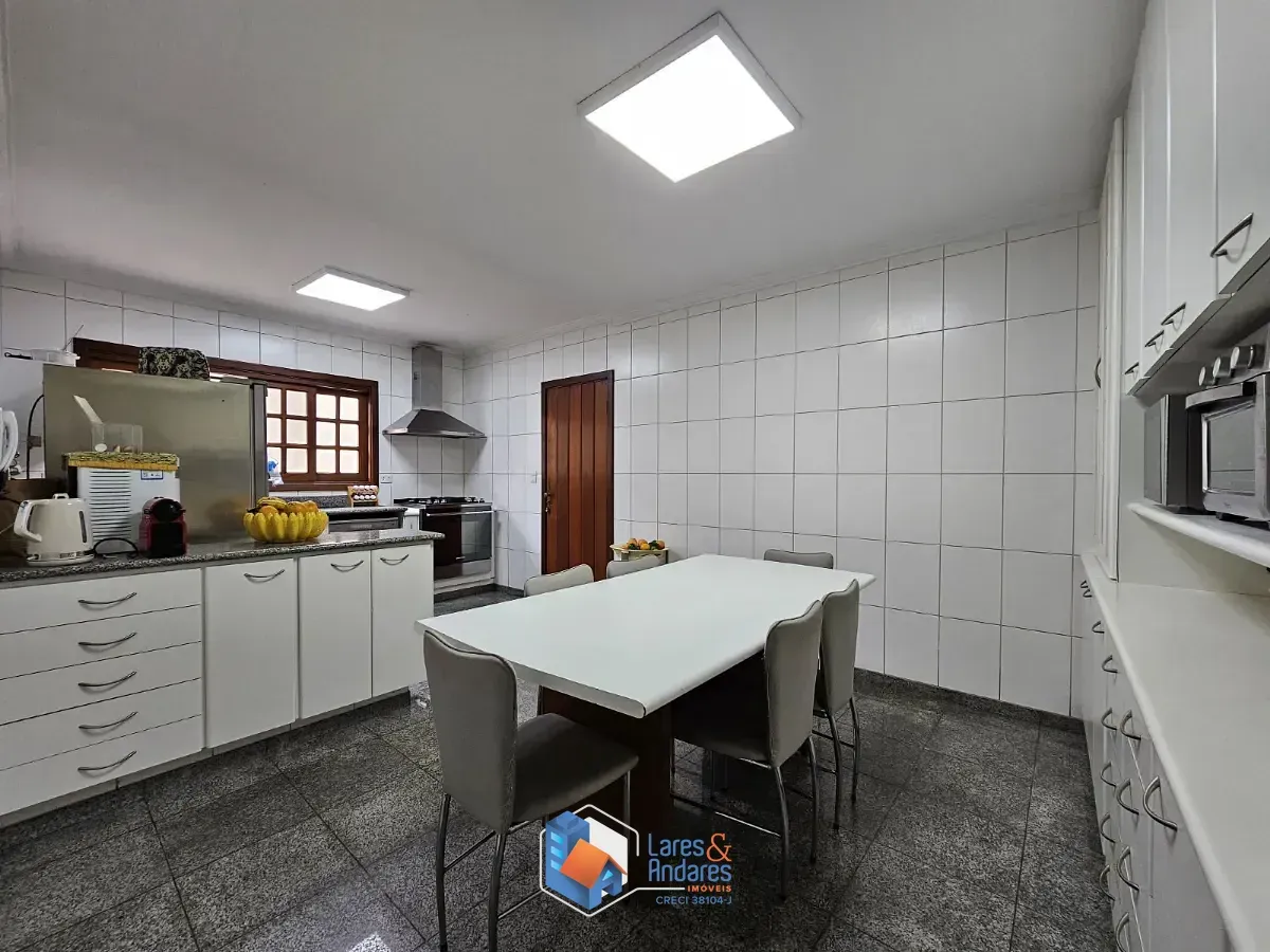 Imagem Sobrado para venda em Jardim Carlu com 4 quartos, sendo 2 suítes, 453m²