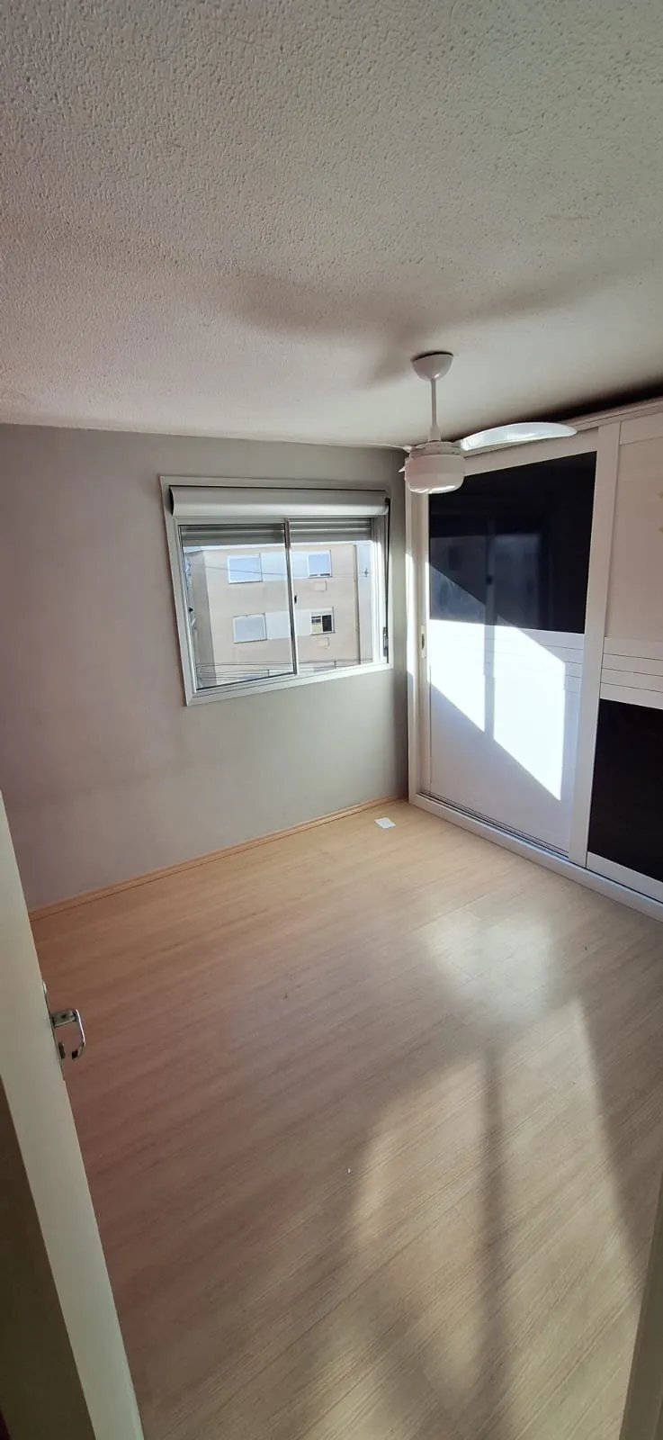 Imagem Apartamento Semimobiliado em Porto Alegre, Agronomia - Oportunidade de Venda