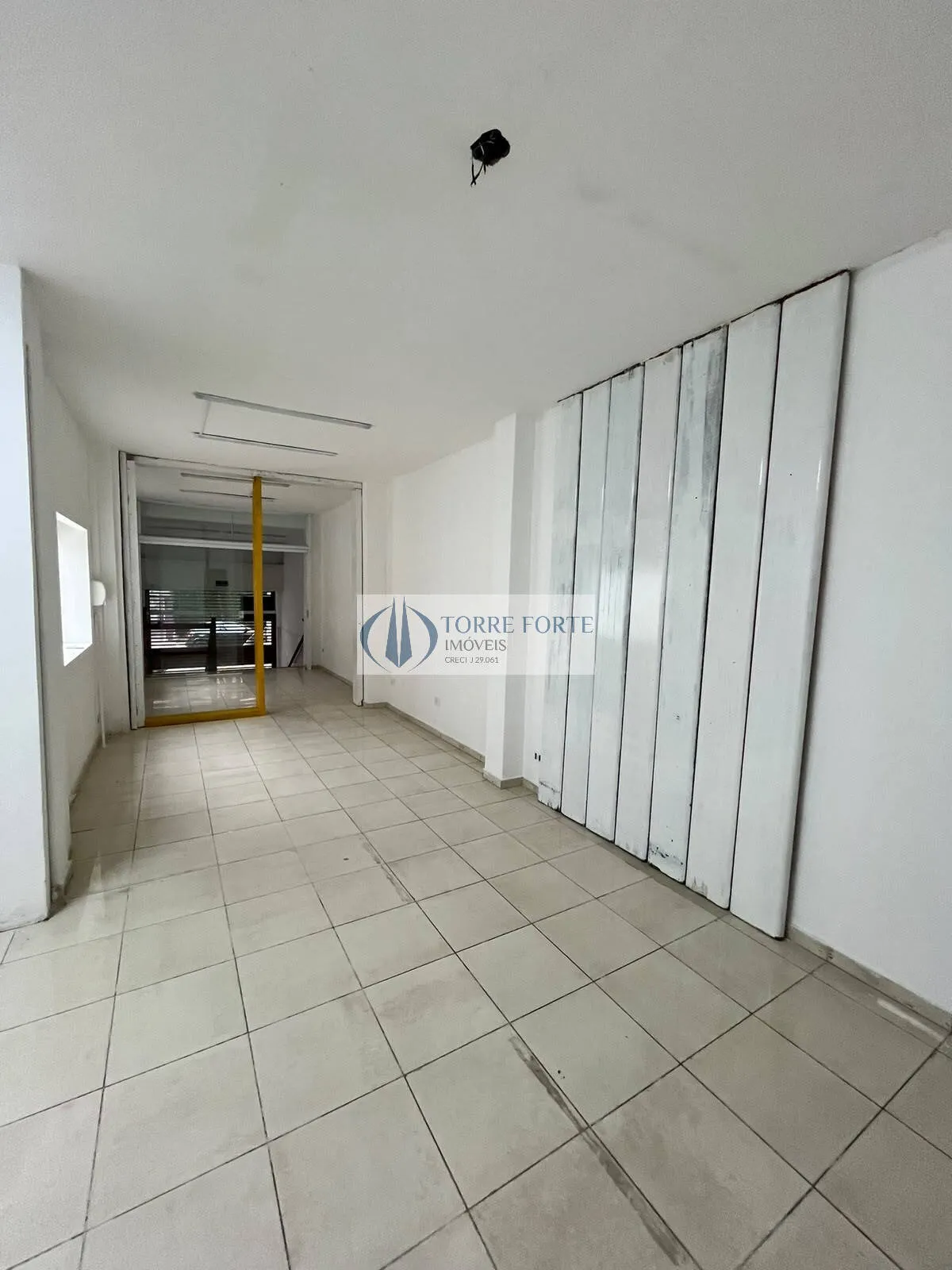 Imagem Ótimo sobrado com 180 m² com diversas salas bem localizado na Santa Cecilia