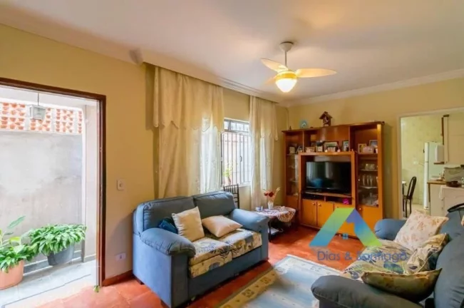 Foto do imóvel Casa com 4 dormitórios à venda, 200 m² por R$ 550.000,00 - Vila das Mercês