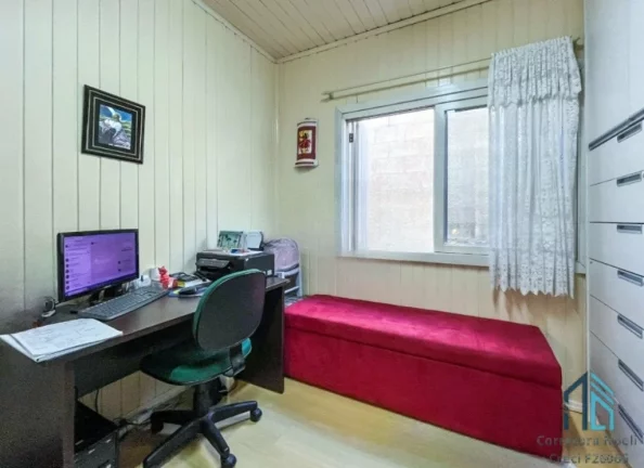 Imagem Casa com amplo terreno nos fundos de 364 m², 03 quartos c/suíte Bairro São José em Flores da Cunha RS