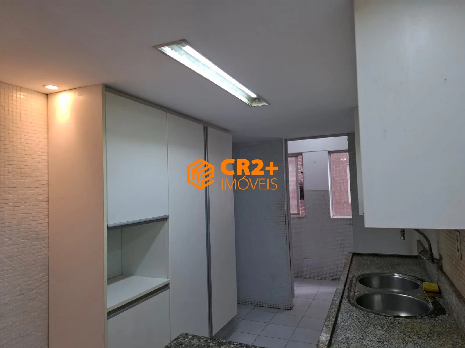 Imagem Vendo apartamento reformado em Boa Viagem com 121m²