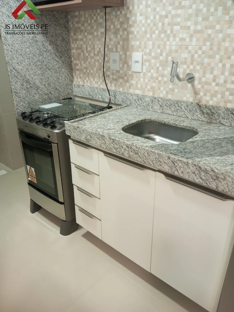 Imagem Imperdível! Apartamento Mobiliado para locação em Piedade, Jaboatão dos Guararapes-PE: 1 quarto, 2 salas, 1 banheiro, 1 vaga de garagem.