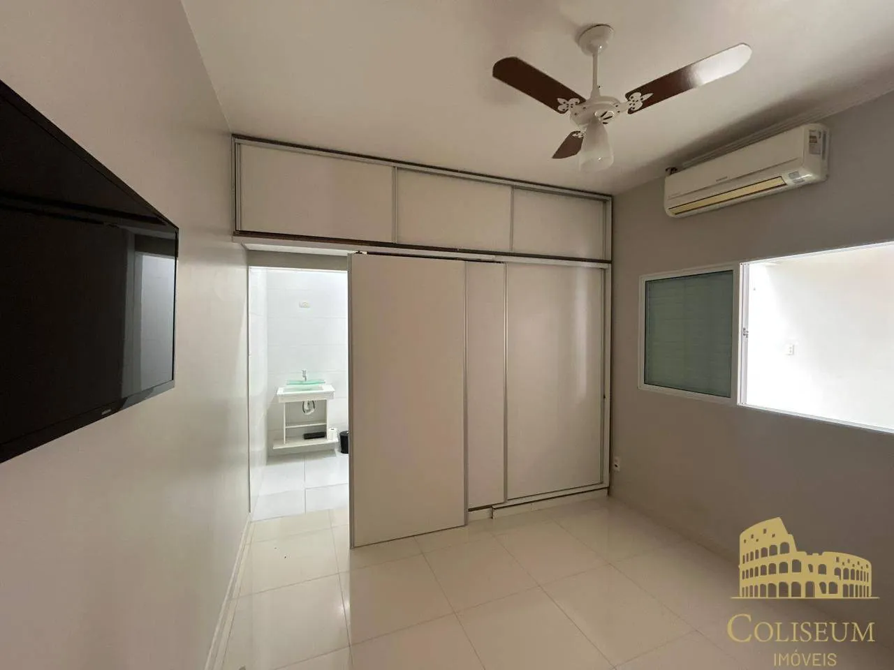 Imagem Casa com 3 dormitórios à venda, 110 m² por R$ 800.000,00 - Vila Guilhermina - Praia Grande/SP