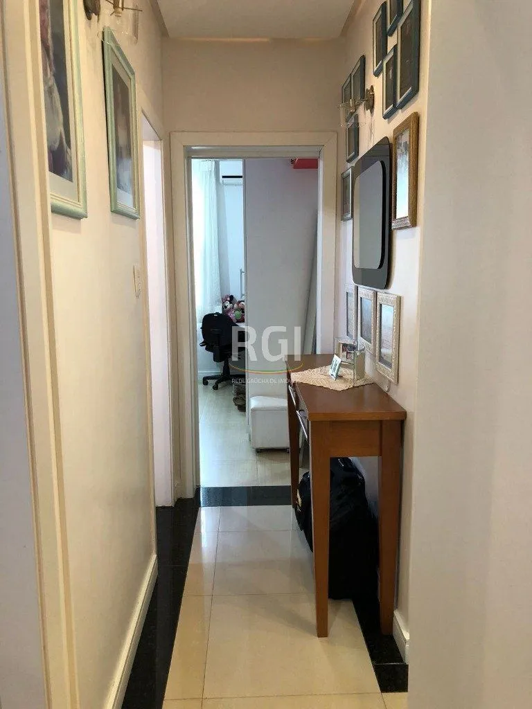 Imagem Apartamento para Venda - 80m², 2 dormitórios, 1 vaga - Menino Deus