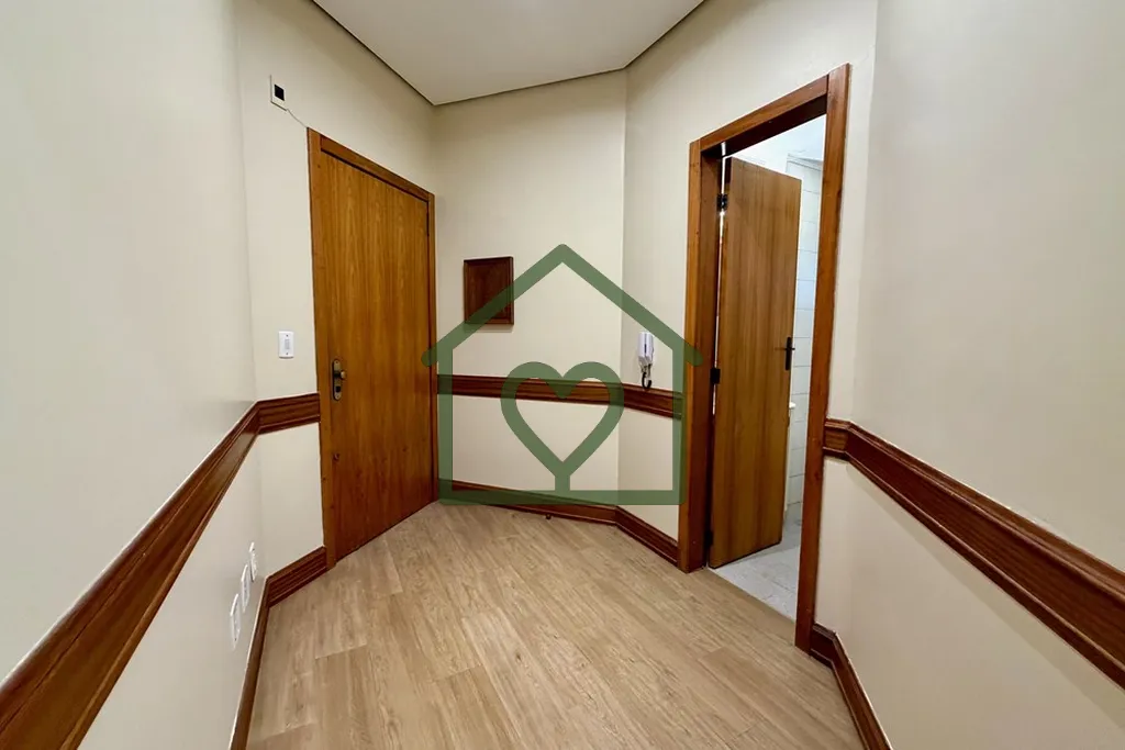 Imagem Consultório com 2 salas de atendimento, isolamento acústico e vaga de garagem!

Localizado no bair...