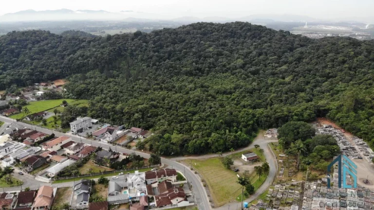 Foto do imóvel Terreno em Pirabeiraba Joinville, com 101.000 m2 e estudo para condomínio residencial com 25 lotes.