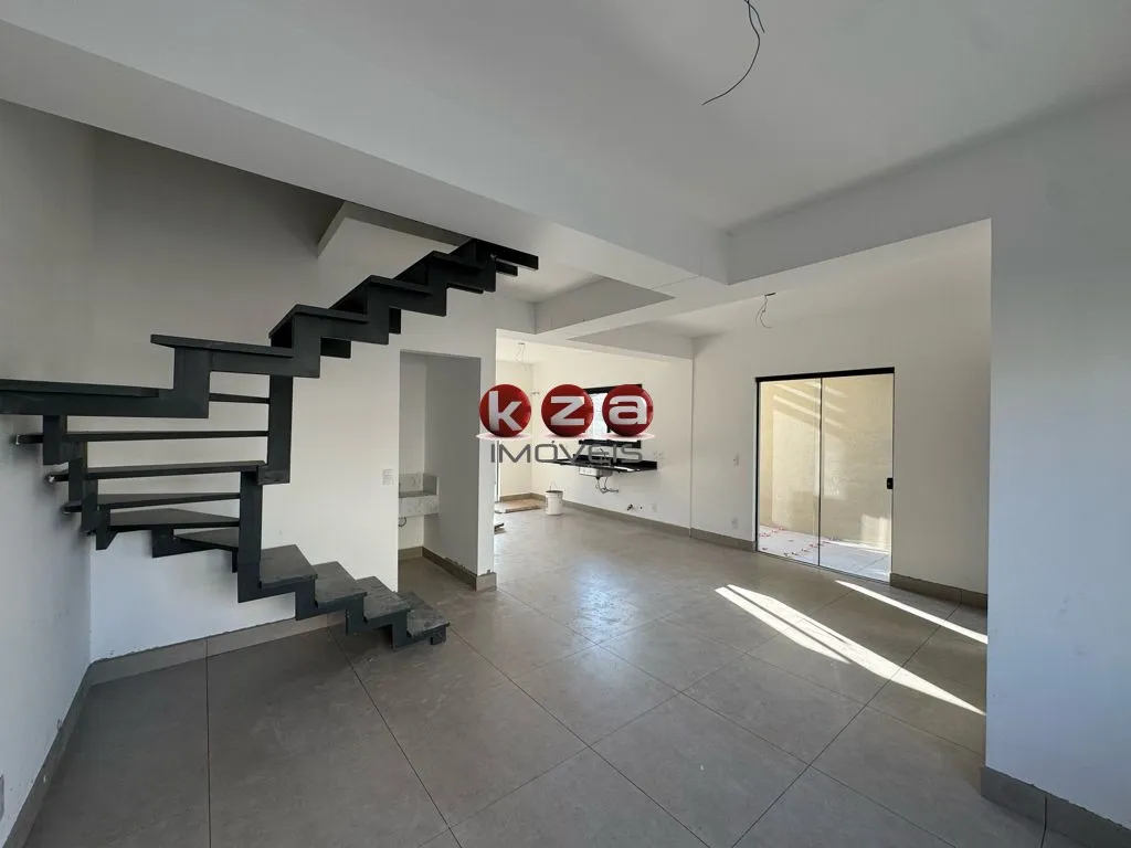 Imagem Casa à Venda em Valinhos-SP, Condomínio Villa Spadaccia: 3 Quartos, 1 Suíte, 2 Salas, 2 Banheiros, 2 Vagas, 121m².
