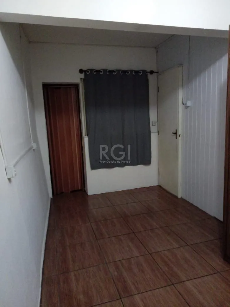 Imagem Casa para Venda - 136m², 4 dormitórios, 1 vaga - Agronomia