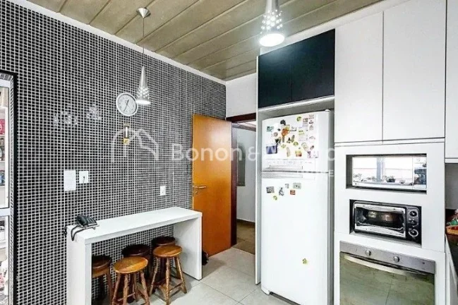 Imagem Casa com 5 dormitórios - 3 suítes na região do Alphaville Campinas 

Casa à venda no Condomínio...
