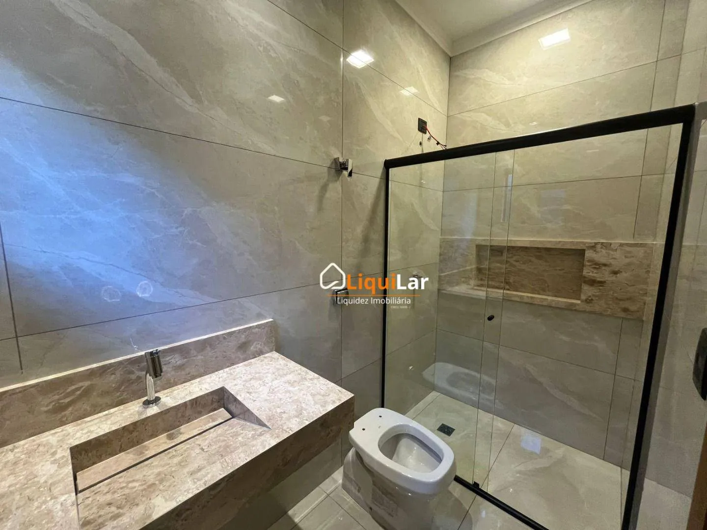 Imagem Casa Térrea de Alto Luxo na Vila Planalto com 3 Suítes, Escritório e Piscina Aquecida