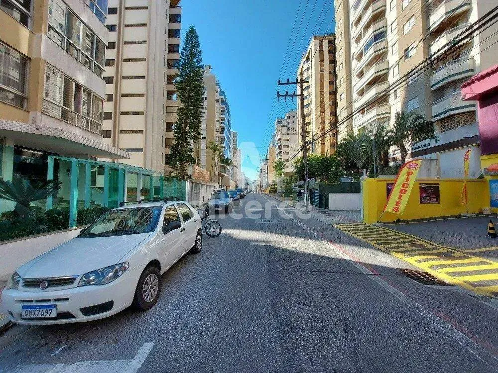 Imagem Apartamento à venda com 3 quartos 1 suíte, 85m² em Centro Florianópolis