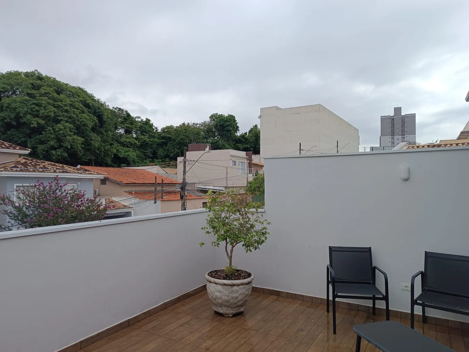 Imagem Sobrado de 3 Dormitórios à Venda no Jardim Karolyne, Votorantim - 280 m²