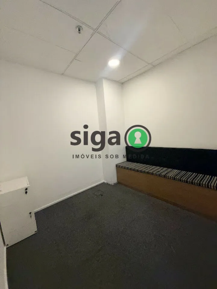 Imagem Sala Comercial de 212m² com 8 Vagas no Edifício Francisco Mellão.