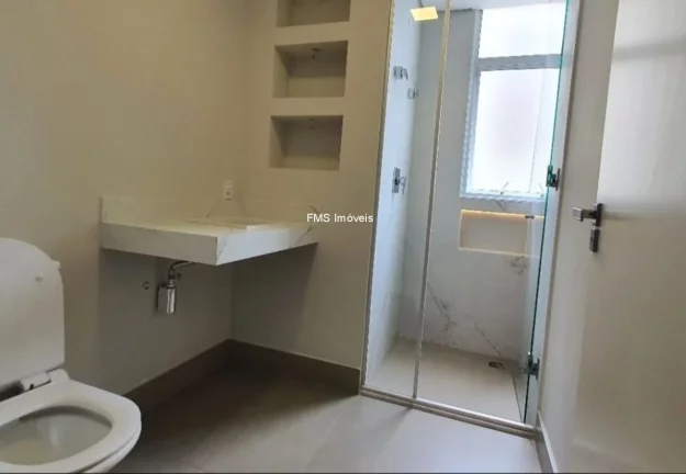 Imagem Apartamento de Luxo na Bela Vista: 3 Quartos, 3 Suítes, 5 Salas, 5 Banheiros, 2 Vagas e 360m² de Pura Elegância em SP.