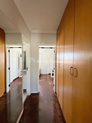 Imagem Excelente sobrado com 3 dormitórios, sendo 1 suíte localizada no piso superior, além de um corred...