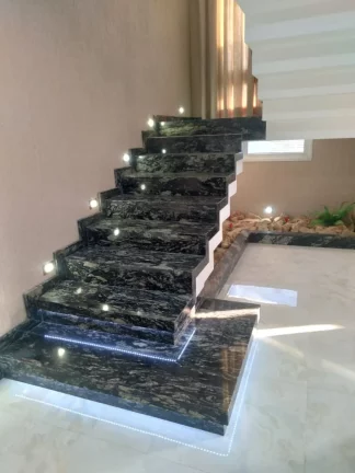 Imagem Casa de Alto Padrão em Garopaba-SC: 3 Dorms, Piscina, 275m², Próx. ao Centro e Praias