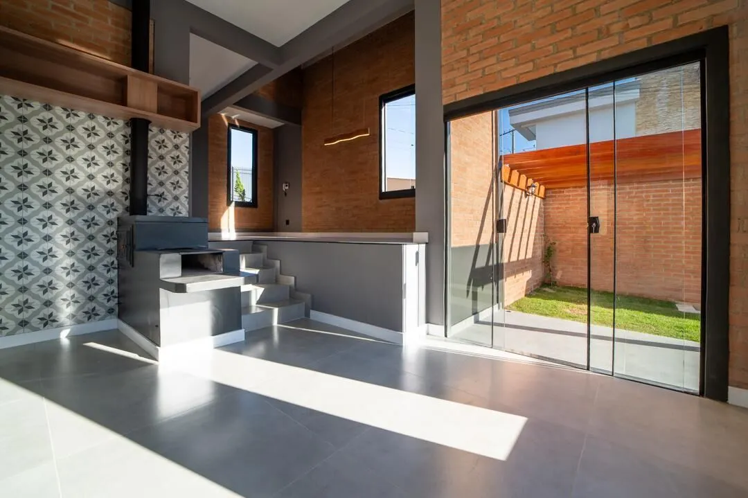Imagem Casa à Venda com piscina no bairro Jardim das Hortênsias, em Poços de Caldas MG
