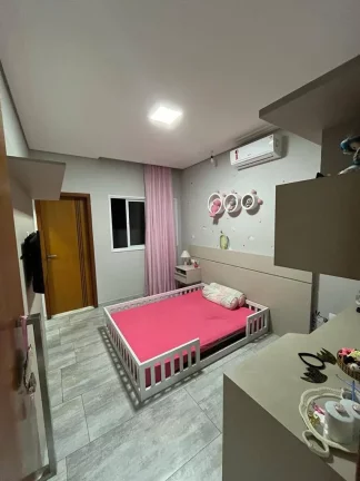 Imagem Casa de condomínio com 3 Suítessendo 01 master, com hidro, todas com closetÁrea livreSala de jant...