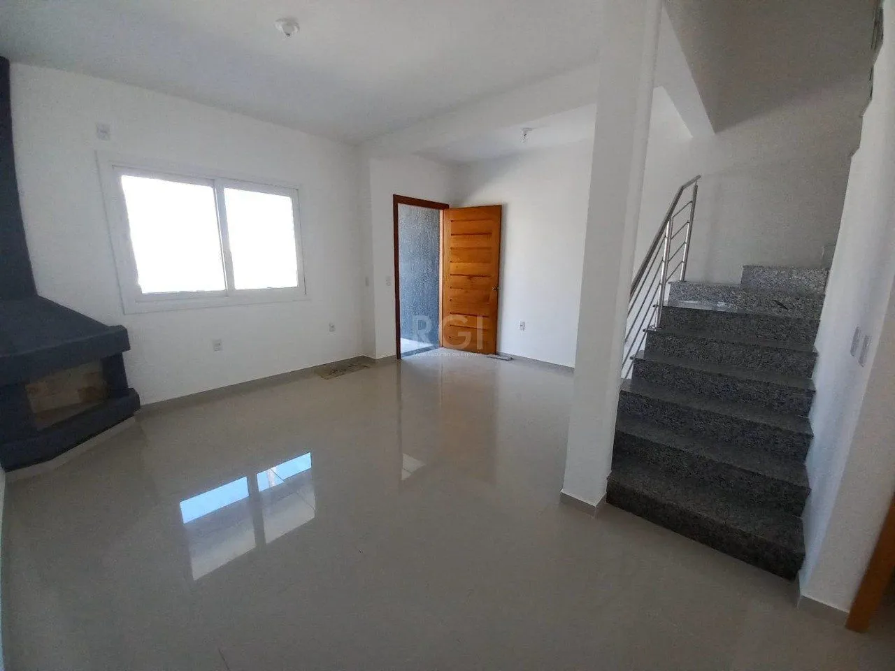 Imagem Sobrado no Bairro Aberta dos Morros - 3 Dormitórios