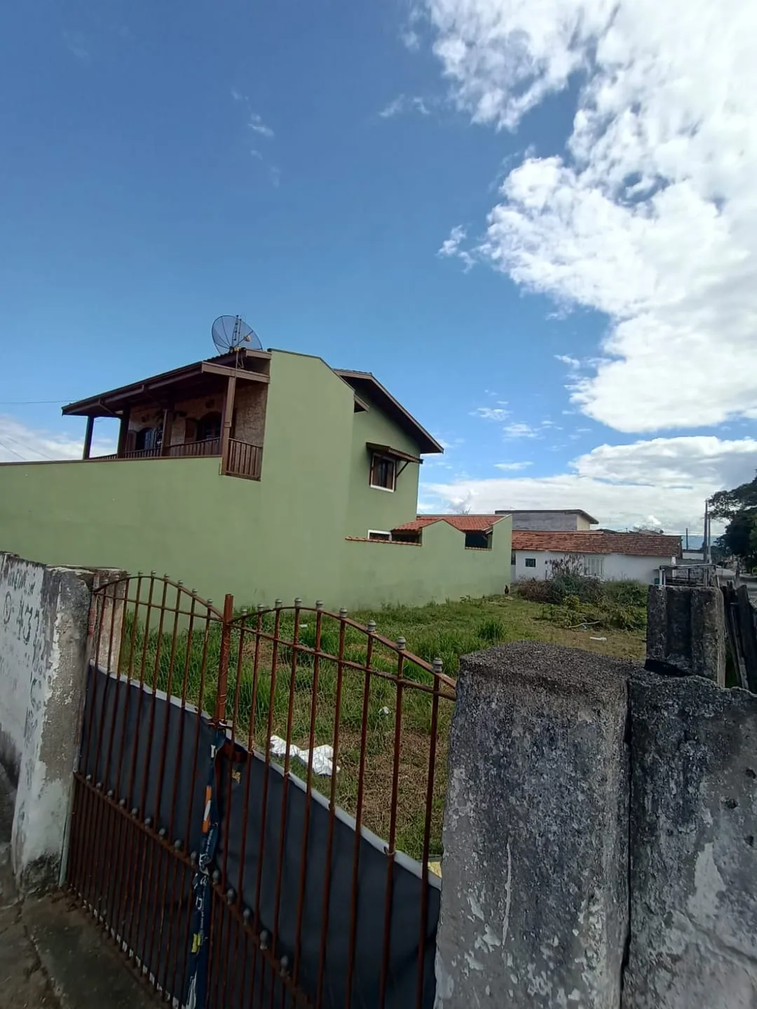 Foto do imóvel Casa à venda 4 Quartos, 1 Suite, 2 Vagas, 200M², Jardim Cristina, Pindamonhangaba - SP