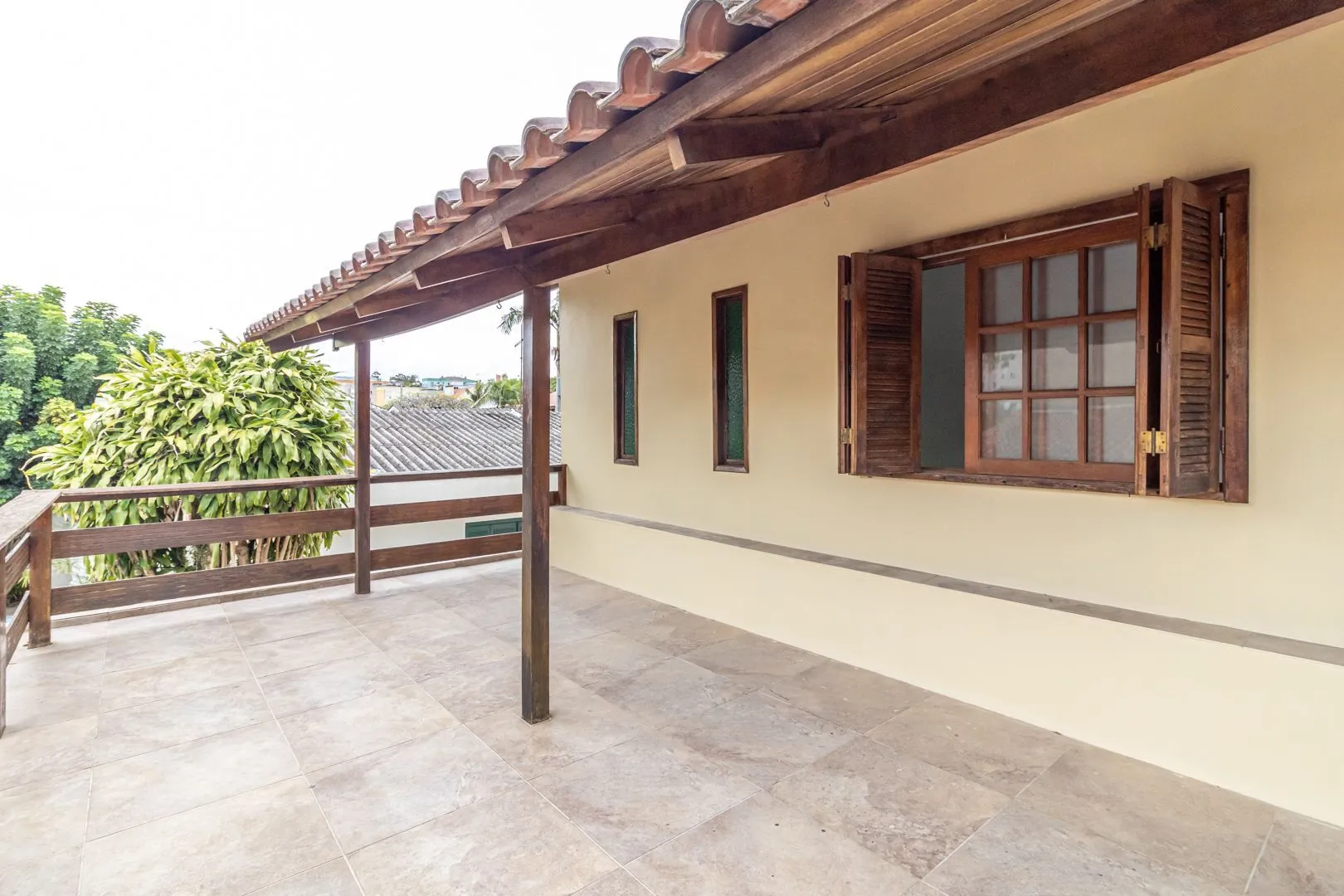 Imagem Casa no bairro Sarandi com 4 dormitórios e 4 vagas