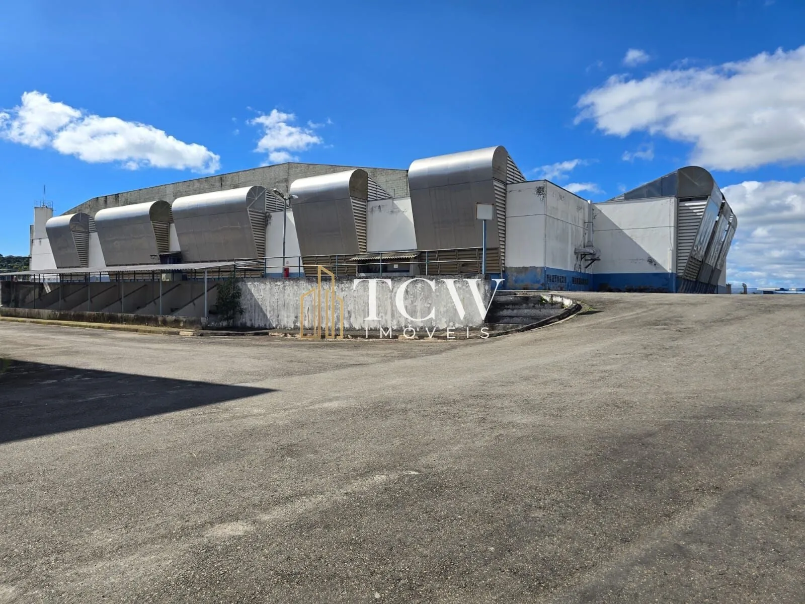 Imagem GALPÃO INDUSTRIAL À VENDA | 15.000 m² CONSTRUÍDOS | 71.000 m² DE TERRENO | MOGI DAS CRUZES/SP