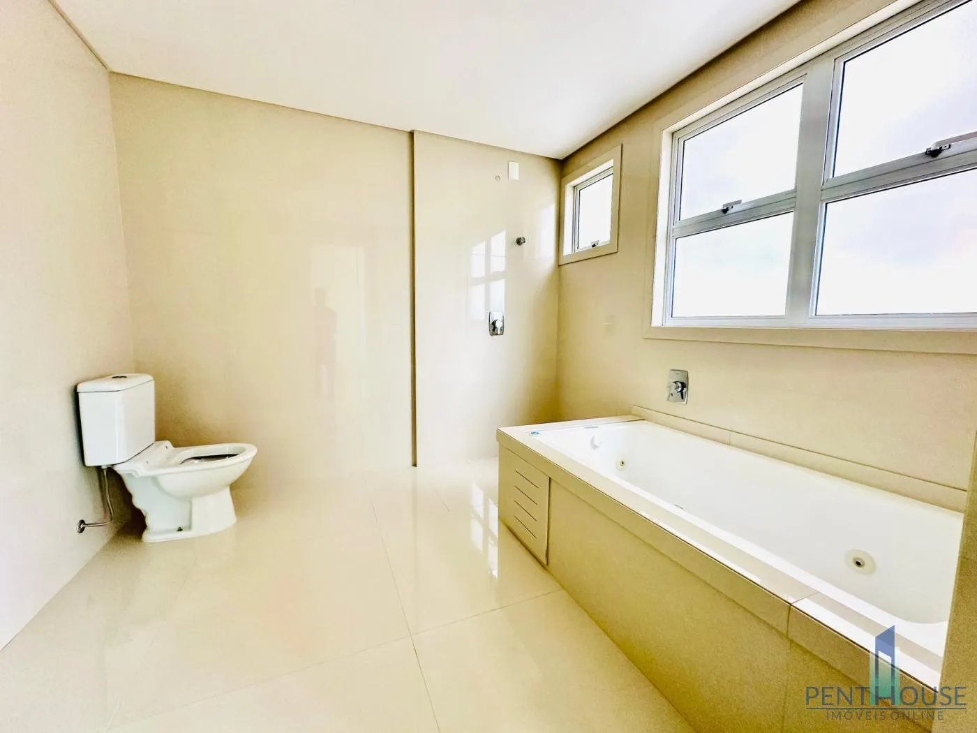 Imagem Apartamento Quadra Mar para Venda em Itapema, MEIA PRAIA, 4 dormitórios, 4 suítes, 5 banheiros, 2 vagas