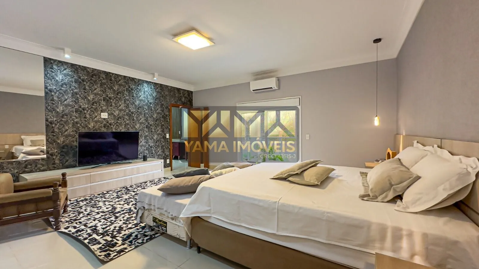 Imagem Condomínio Ipê Amarelo - Casa de Alto Padrão com 4 Suítes, 587 m², Piscina e Espaço Gourmet - Condomínio Ipê Amarelo, Vila do Golfe