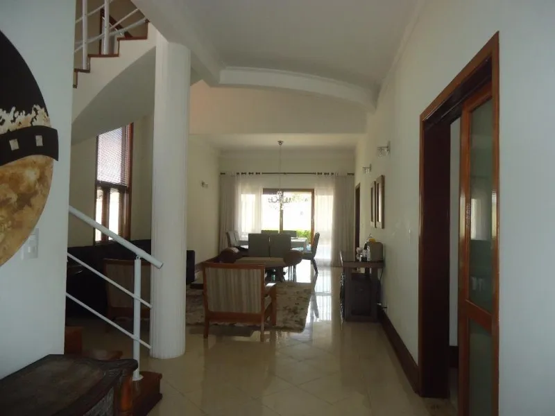 Imagem Casa de alto padrão em condomínio de luxo em Valinhos-SP - 4 quartos, 1 suíte, 3 salas, 6 banheiros, 4 vagas, 320m².