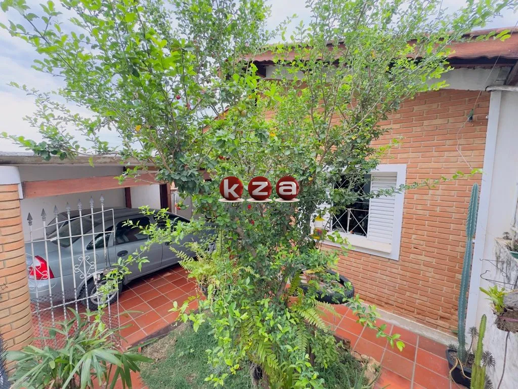 Imagem Casa à venda em Valinhos-SP, Vila Santana, 2 quartos, 1 suíte, 1 sala, 2 banheiros, 4 vagas, 200m².