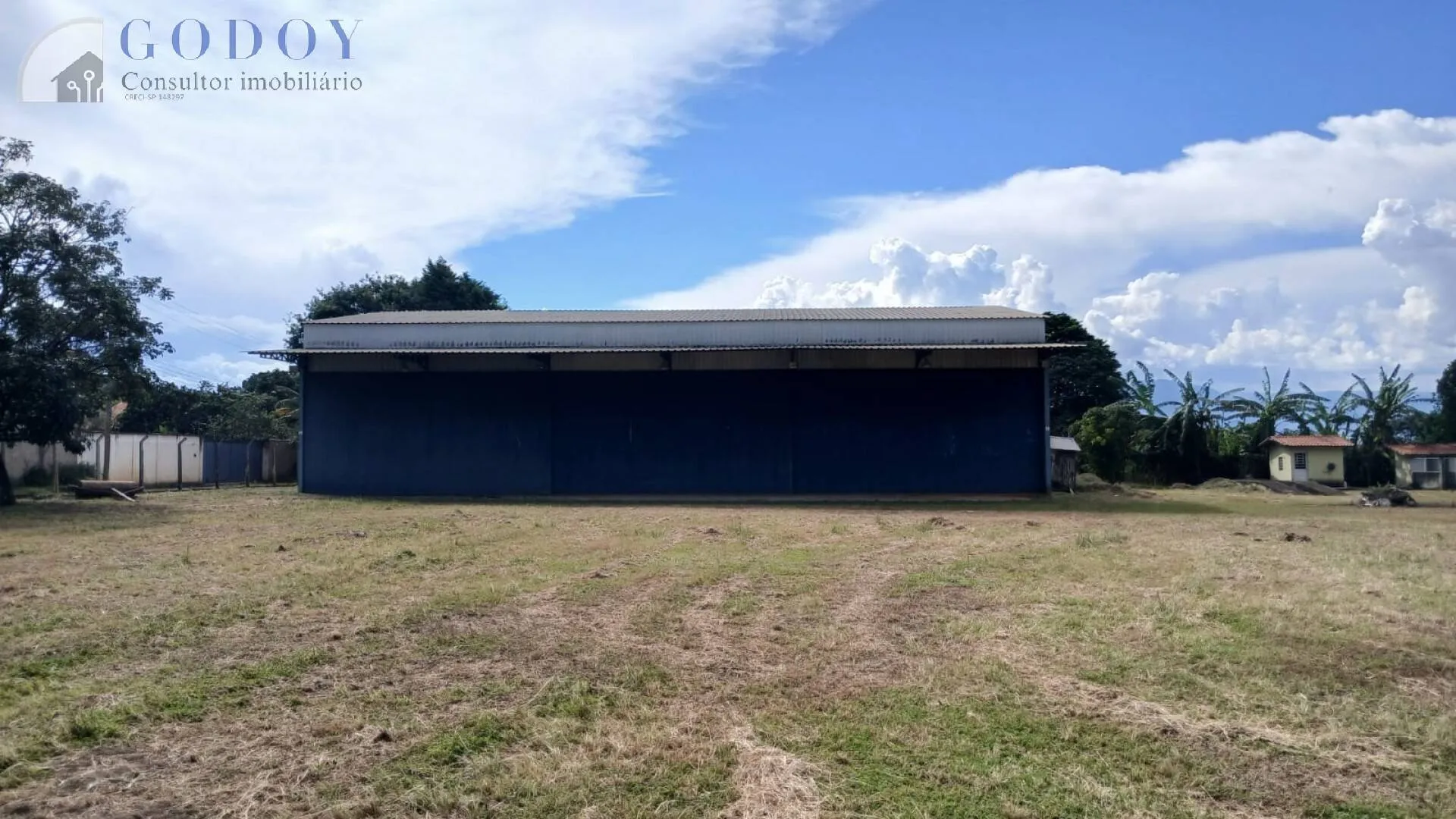 Imagem Galpão com Localização Estratégica para Locação: 6.200m² de Terreno em Frente à Rodovia Washington Luiz e Próximo à Dutra