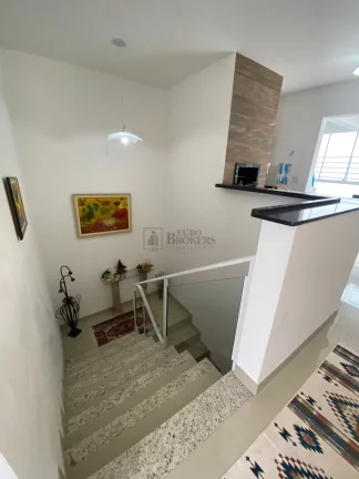 Imagem Sobrado modelo triplex, mobiliado, com área para festas em familia e reunião de