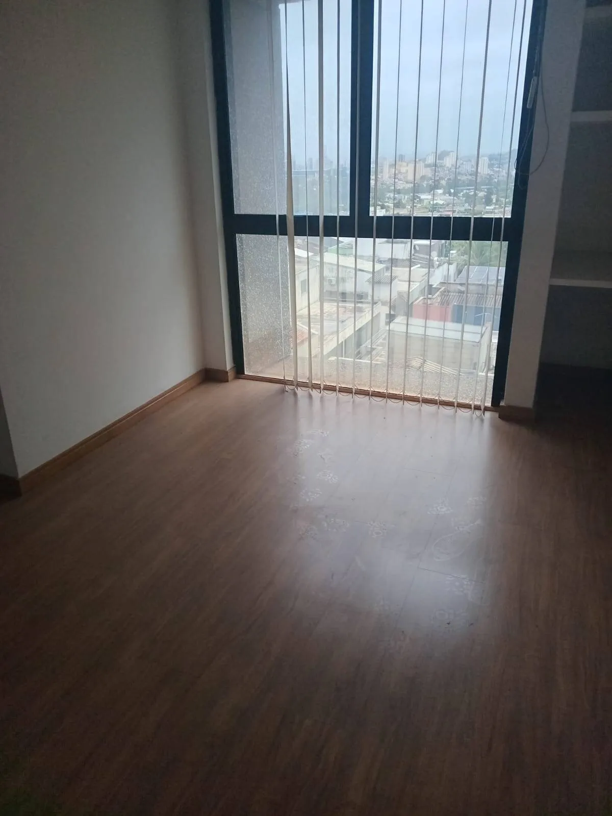 Imagem Espaçosa Sala Comercial de 310m² no Centro de Alphaville ? Edifício Alameda Madeira