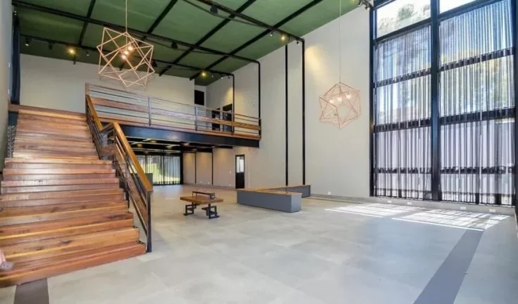 Imagem Casa Alto Padrão com 3 Quartos à Venda em Butiatuvinha – 455m