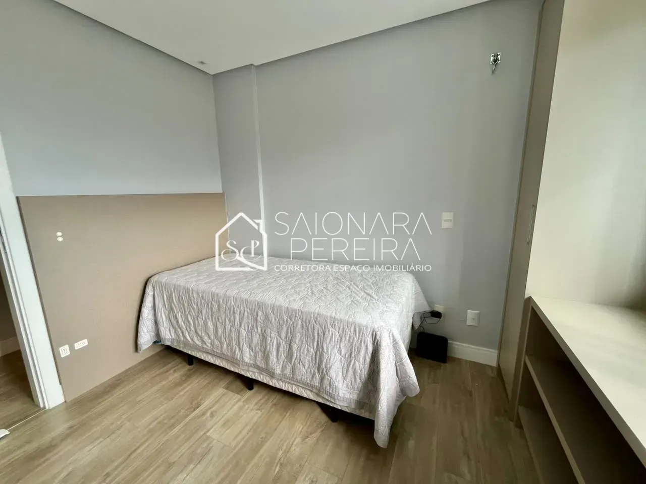 Imagem Apartamento à venda com 3 dormitórios e vista panorâmica no Itaguaçu, Florianópolis