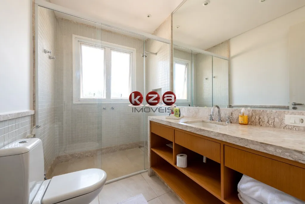 Imagem Luxuosa mansão de 5 suítes a venda no Condomínio Terras de São José II, Itu-SP: 4.300m de terreno, 8 vagas e 926m² de puro requinte!