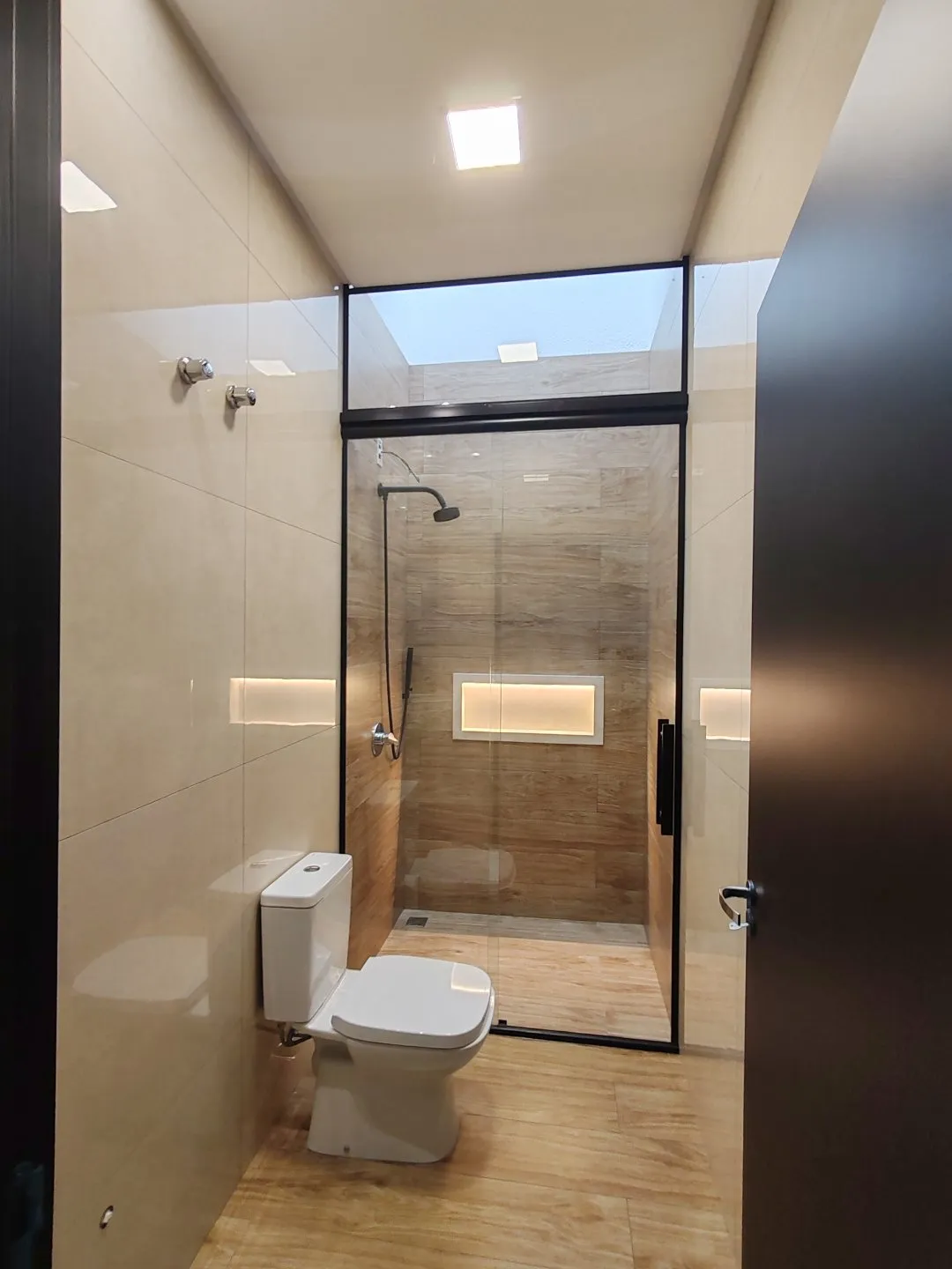 Imagem Casa à venda em Cascavel - Loteamento Colinas Tropical - Novos - Pronto para morar
