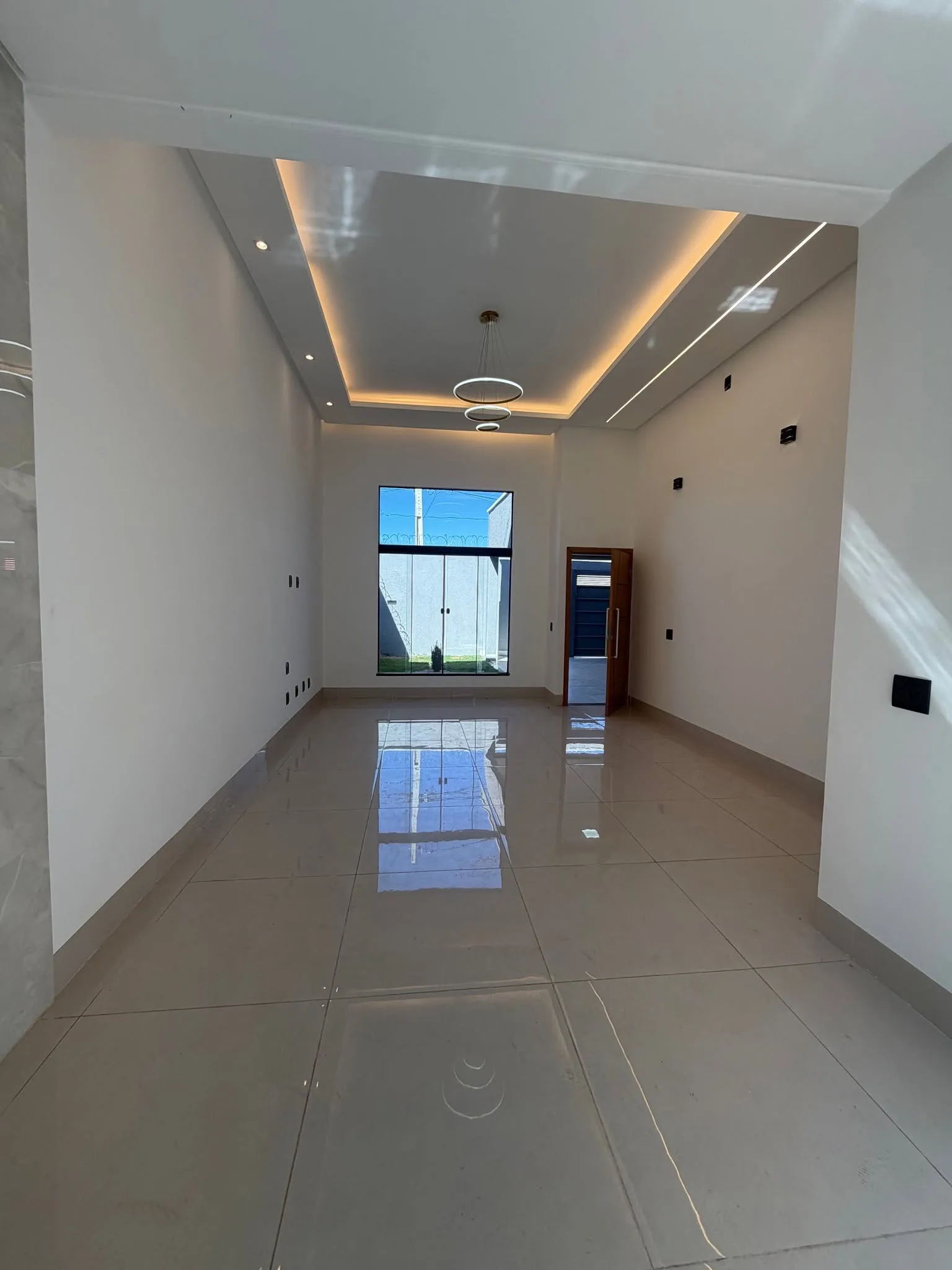 Imagem Casa 3/4 Sendo 1 Suite Com Closet No Bairro Das Industrias