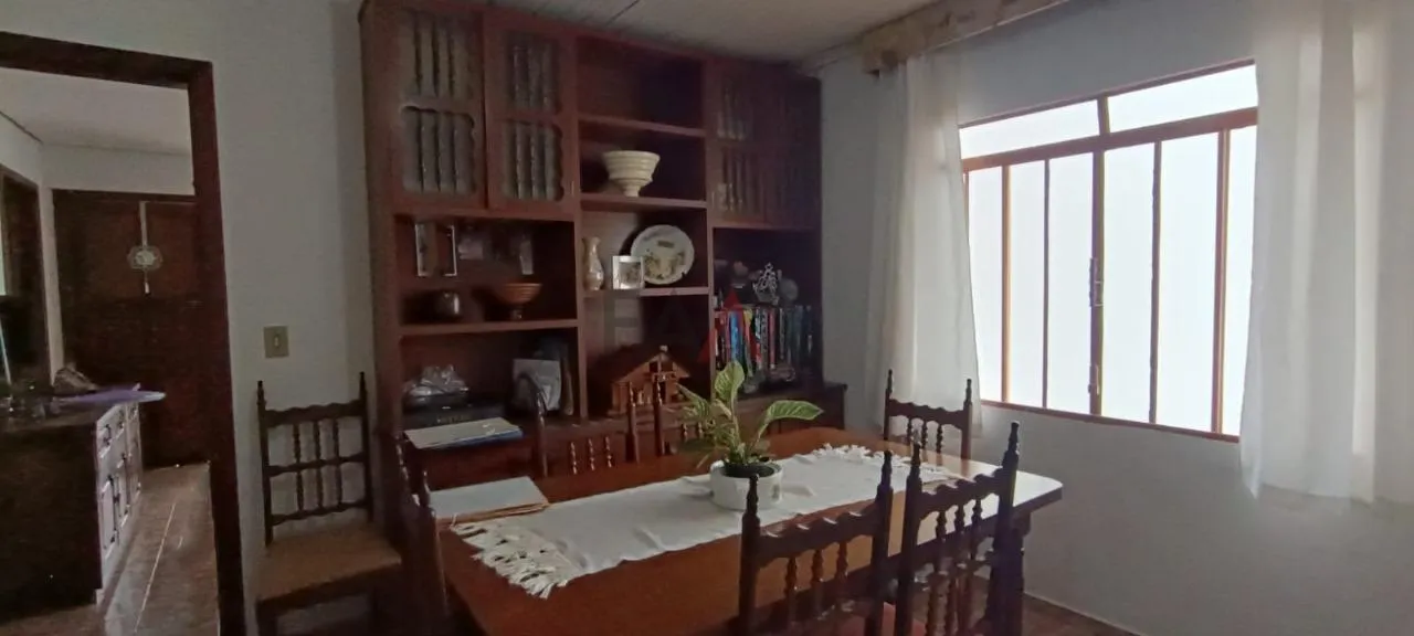 Imagem Casa à venda na Santa Cruz com 603m de terreno em Guarapuava PR
