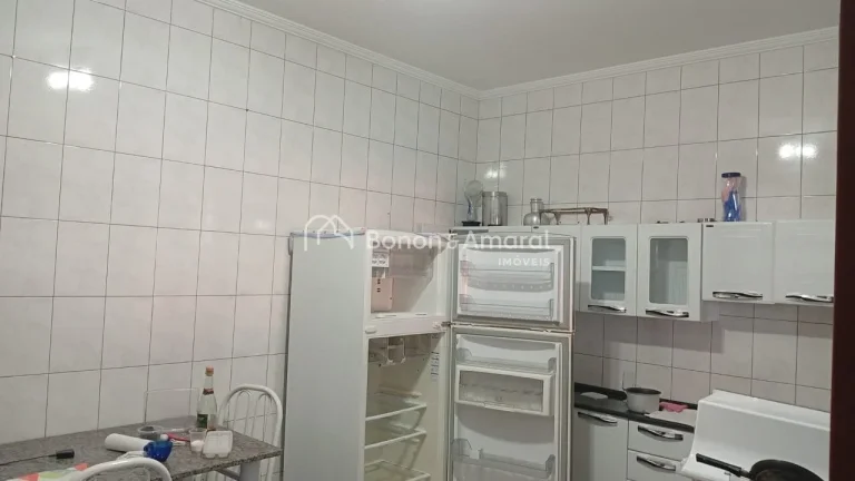 Imagem Localizado em uma região tranquila e agradável de Paulínia, este imóvel em estilo chácara é id...