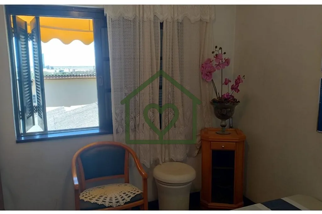 Imagem Esta residência única oferece 231 m² de área construída, combinando conforto, praticidade e cha...