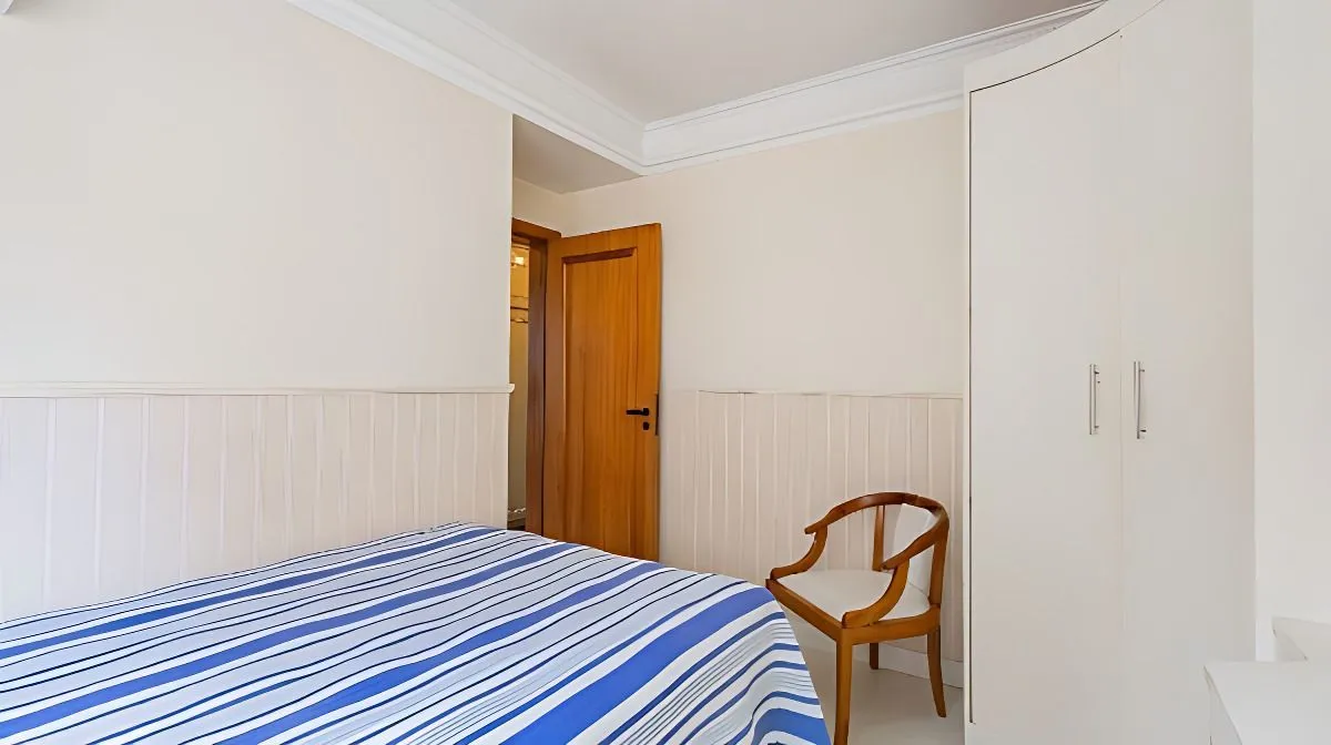 Imagem Vende-se apartamento com 2 quartos( 1 suíte), 96m², sacada e 2 vagas - Mont Serrat
