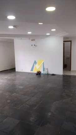 Imagem Prédio Inteiro com Loja de Frente para Avenida - Estrutura Ampla