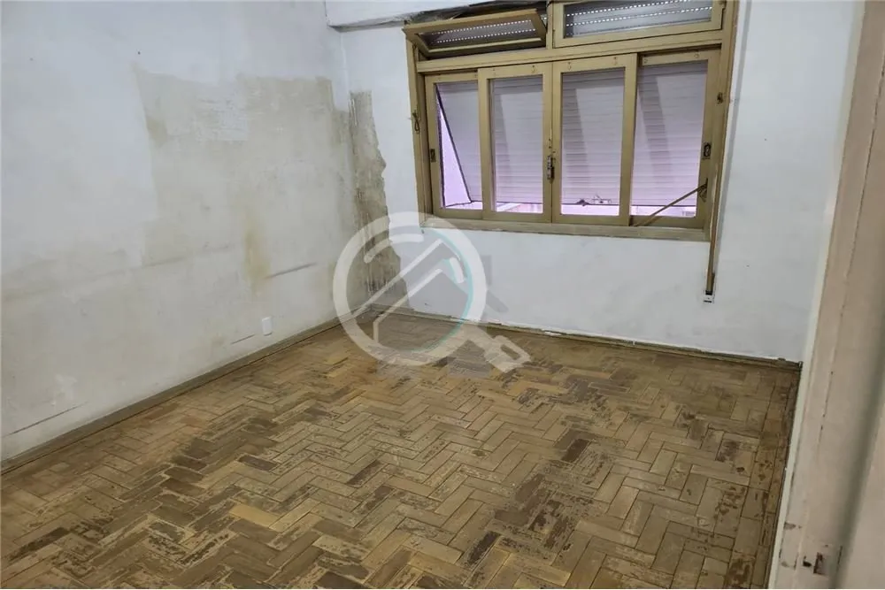 Imagem Dependência de empregada, uma sala ideal para receber família e amigos, uma espaçosa cozinha, est...