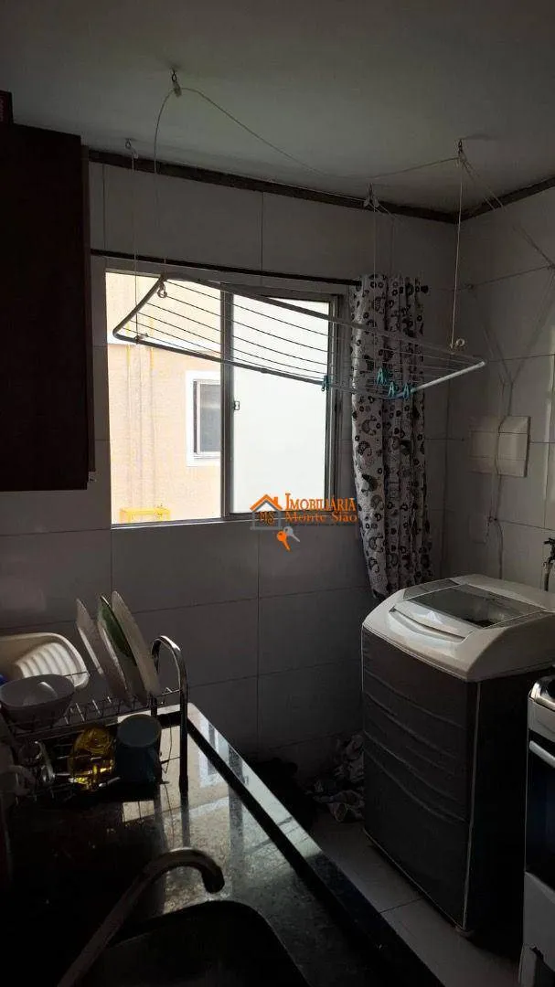 Imagem Apartamento com 2 dormitórios à venda, 43 m² por R$ 250.000,00 - Água Chata - Guarulhos/SP