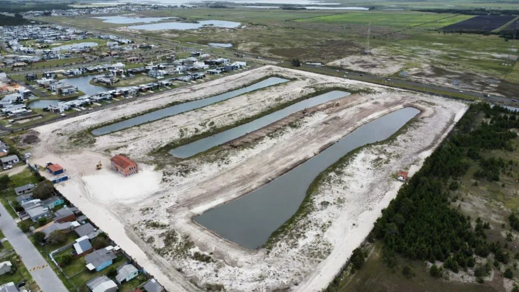 Imagem Terreno em Condomínio - Bairro Rainha do Mar