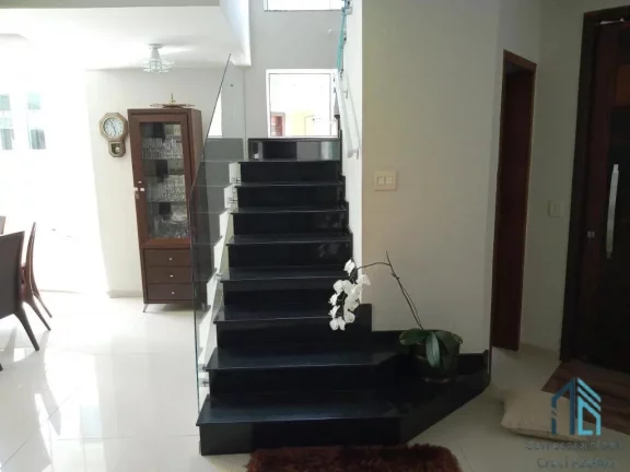 Imagem (ESTUDA PERMUTA) Sobrado 04 quartos sendo uma suíte, 03 vagas no Bacacheri/Jardim Social em Curitiba PR