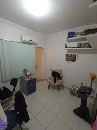 Imagem Casa de luxo em condomínio à venda em Pitangueiras, Lauro de Freitas-BA: 5 quartos, 3 suítes, 3 salas, 1 banheiro, 2 vagas, 160m²!