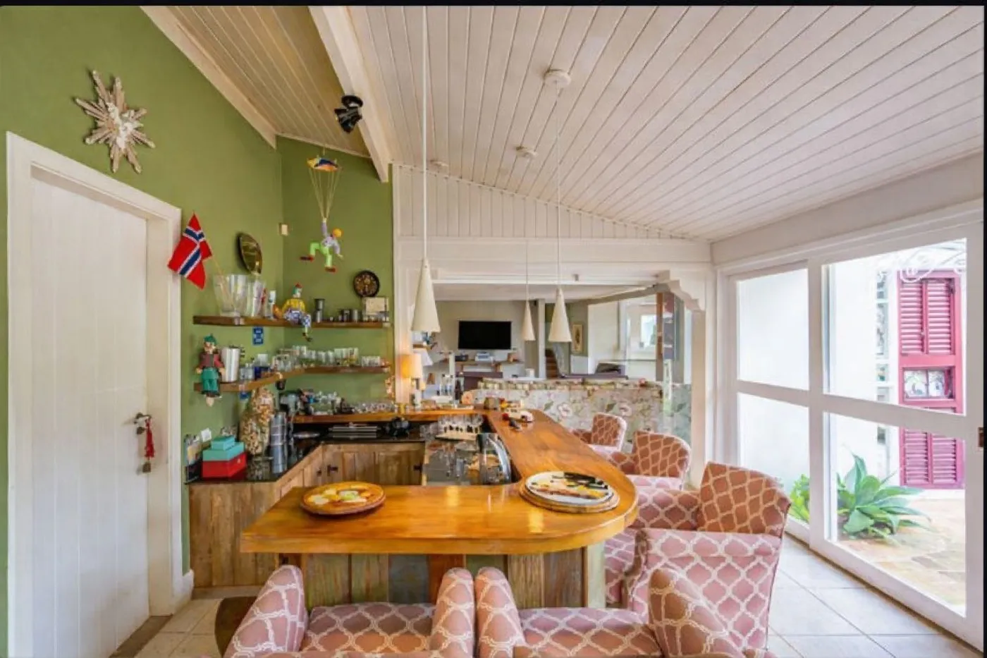 Imagem Casa em Condomínio para Venda em Petrópolis / RJ no bairro Nogueira